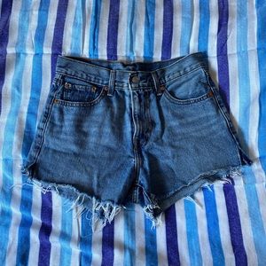 VINTAGE Levi’s jean shorts.